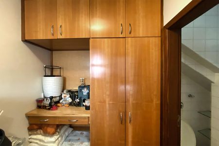 Apartamento à venda com 282m², 5 quartos e 4 vagas Apartamento à venda com 282m², 5 quartos e 4 vagasQuarto de Serviço