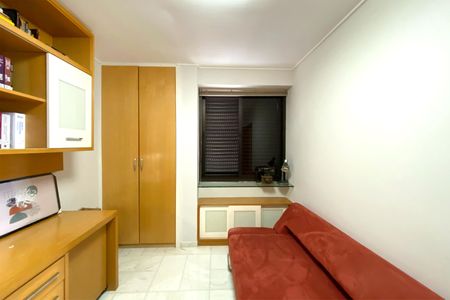 Apartamento à venda com 282m², 5 quartos e 4 vagas Apartamento à venda com 282m², 5 quartos e 4 vagasEscritório