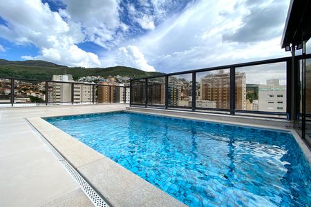 Apartamento à venda com 282m², 5 quartos e 4 vagas Apartamento à venda com 282m², 5 quartos e 4 vagasPiscina