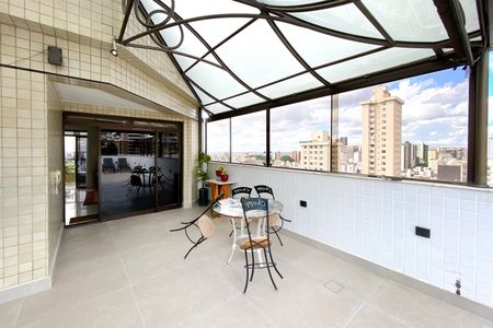 Apartamento à venda com 282m², 5 quartos e 4 vagas Apartamento à venda com 282m², 5 quartos e 4 vagasCobertura