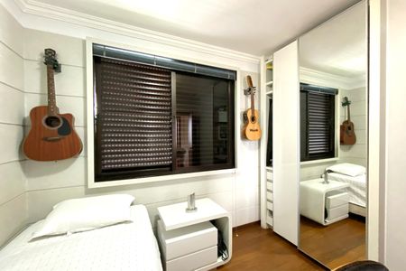 Apartamento à venda com 282m², 5 quartos e 4 vagas Apartamento à venda com 282m², 5 quartos e 4 vagasQuarto 2