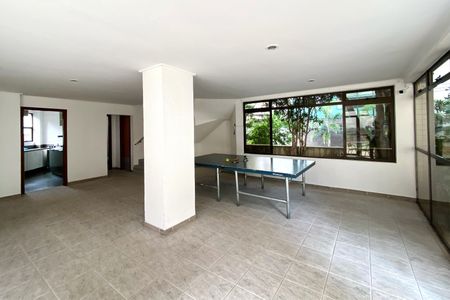 Apartamento à venda com 282m², 5 quartos e 4 vagas Apartamento à venda com 282m², 5 quartos e 4 vagasÁrea comum - Sala de Jogos