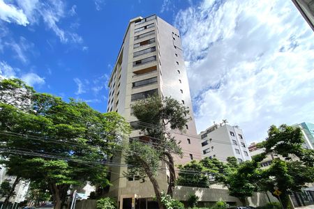 Apartamento à venda com 282m², 5 quartos e 4 vagas Apartamento à venda com 282m², 5 quartos e 4 vagasFachada