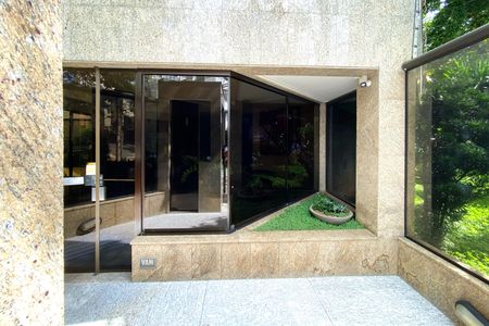 Apartamento à venda com 282m², 5 quartos e 4 vagas Apartamento à venda com 282m², 5 quartos e 4 vagasEntrada