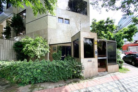 Apartamento à venda com 282m², 5 quartos e 4 vagas Apartamento à venda com 282m², 5 quartos e 4 vagasFachada