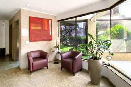 Apartamento à venda com 282m², 5 quartos e 4 vagas Apartamento à venda com 282m², 5 quartos e 4 vagasÁrea comum - Hall