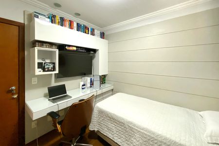 Apartamento à venda com 282m², 5 quartos e 4 vagas Apartamento à venda com 282m², 5 quartos e 4 vagasQuarto 2