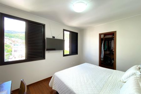 Apartamento à venda com 282m², 5 quartos e 4 vagas Apartamento à venda com 282m², 5 quartos e 4 vagasSuite 1