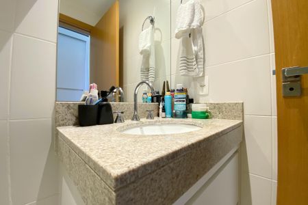 Banheiro de kitnet/studio para alugar com 1 quarto, 34m² em Sqnw, Brasília