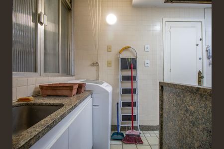 Apartamento à venda com 70m², 3 quartos e 1 vagaÁrea de Serviço