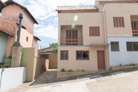 Casa à venda com 130m², 3 quartos e 1 vaga Casa à venda com 130m², 3 quartos e 1 vagaFachada