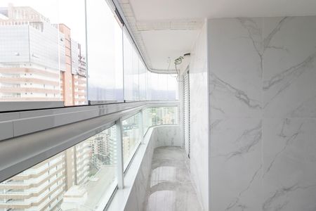 Apartamento para alugar com 132m², 3 quartos e 2 vagasVaranda