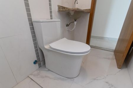 Apartamento para alugar com 132m², 3 quartos e 2 vagasDetalhe do banheiro da suíte 1