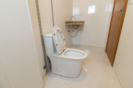 Apartamento para alugar com 132m², 3 quartos e 2 vagasDetalhe do banheiro da suíte 2