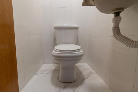 Apartamento para alugar com 132m², 3 quartos e 2 vagasDetalhe do lavabo