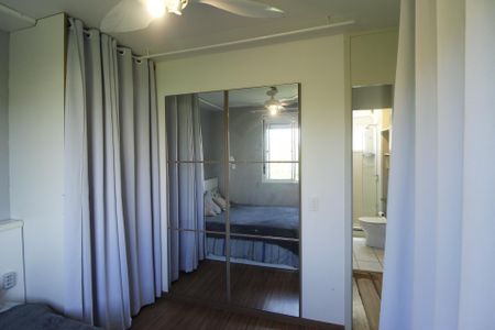Quarto 1 de apartamento para alugar com 2 quartos, 54m² em Humaitá, Porto Alegre