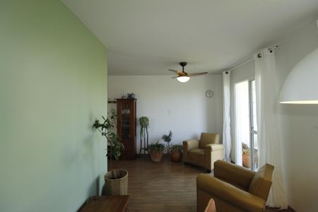 Sala de apartamento para alugar com 2 quartos, 54m² em Humaitá, Porto Alegre