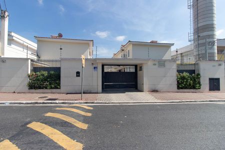 Casa de condomínio à venda com 100m², 3 quartos e 1 vaga Casa de condomínio à venda com 100m², 3 quartos e 1 vagaFachada