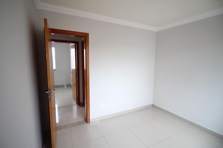 Apartamento para alugar com 226m², 3 quartos e 2 vagasQuarto 2