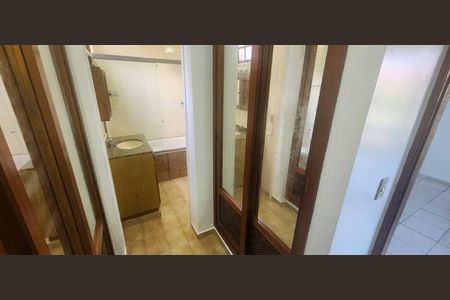 Casa de condomínio à venda com 192m², 4 quartos e 3 vagas