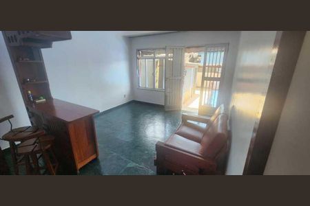 Casa de condomínio à venda com 192m², 4 quartos e 3 vagas