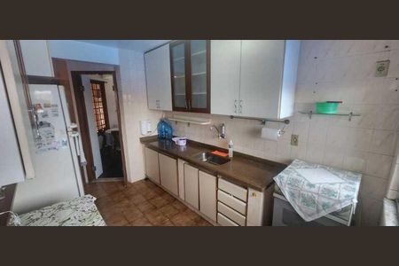 Casa de condomínio à venda com 192m², 4 quartos e 3 vagas