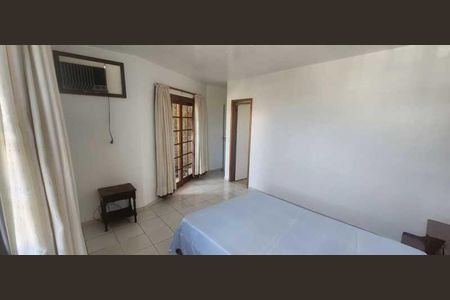 Casa de condomínio à venda com 192m², 4 quartos e 3 vagas