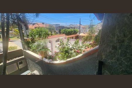 Casa de condomínio à venda com 192m², 4 quartos e 3 vagas