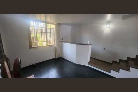 Casa de condomínio à venda com 192m², 4 quartos e 3 vagas