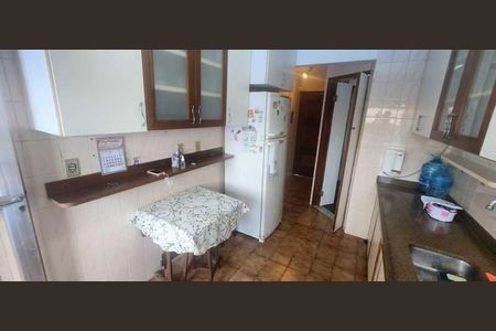 Casa de condomínio à venda com 192m², 4 quartos e 3 vagas