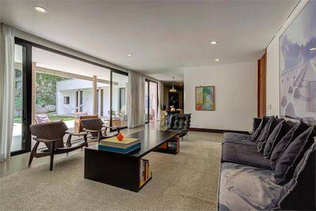 Casa à venda com 3 quartos, 540m² em Jardim dos Estados, São Paulo