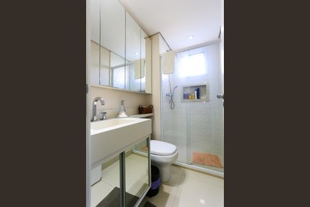 Apartamento à venda com 72m², 3 quartos e 2 vagasBanheiro da Suíte