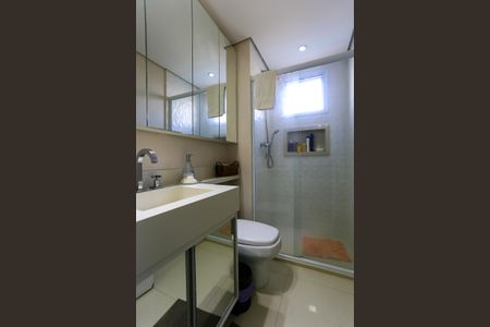 Apartamento à venda com 72m², 3 quartos e 2 vagasBanheiro da Suíte