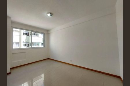 Apartamento à venda com 2 quartos, 55m² em Maria Paula, Niterói