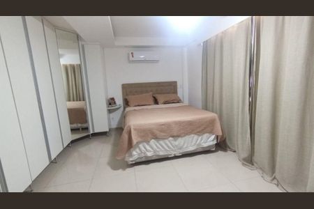 Casa à venda com 4 quartos, 278m² em Piratininga, Niterói