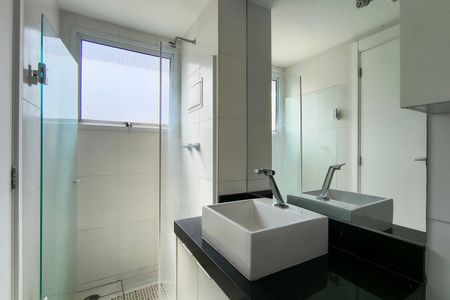 Apartamento para alugar com 70m², 2 quartos e 1 vaga Apartamento para alugar com 70m², 2 quartos e 1 vagaBanheiro da Suíte