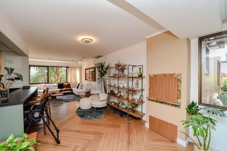 Sala de apartamento para alugar com 3 quartos, 180m² em São João, Porto Alegre