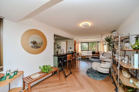 Sala de apartamento para alugar com 3 quartos, 180m² em São João, Porto Alegre