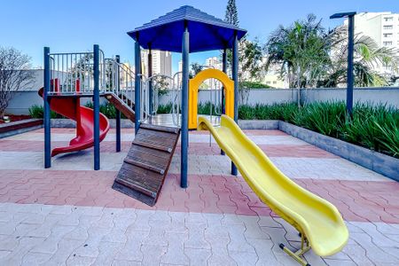 Apartamento à venda com 85m², 2 quartos e 2 vagasÁrea comum - Playground