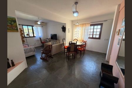 Casa à venda com 6 quartos, 450m² em Santa Rosa, Niterói