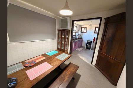 Casa à venda com 6 quartos, 450m² em Santa Rosa, Niterói