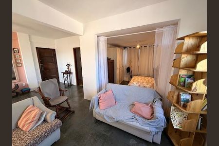 Casa à venda com 6 quartos, 450m² em Santa Rosa, Niterói