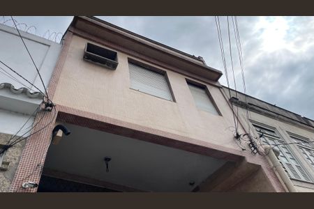 Casa à venda com 113m², 2 quartos e sem vaga Casa à venda com 113m², 2 quartos e sem vagaFachada