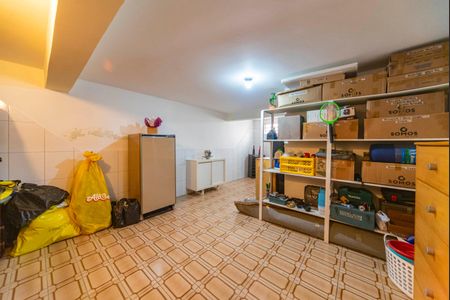 Casa à venda com 231m², 2 quartos e 2 vagas Casa à venda com 231m², 2 quartos e 2 vagasQuarto de Apoio