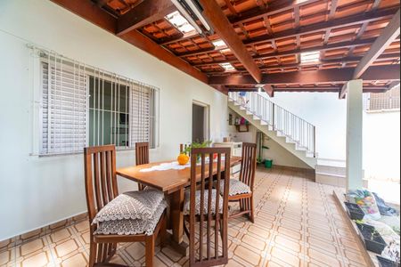 Casa à venda com 231m², 2 quartos e 2 vagas Casa à venda com 231m², 2 quartos e 2 vagasÁrea gourmet