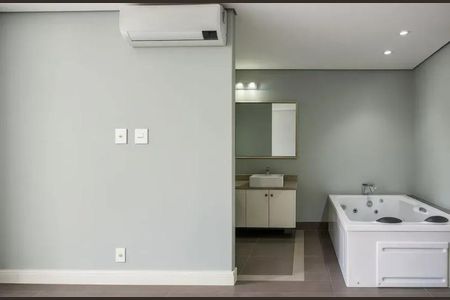 Apartamento à venda com 3 quartos, 134m² em Vila Nova Conceição, São Paulo