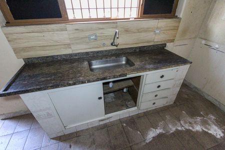 Casa à venda com 200m², 2 quartos e 1 vagaEdícula