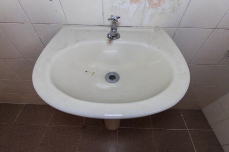 Casa à venda com 200m², 2 quartos e 1 vagaBanheiro