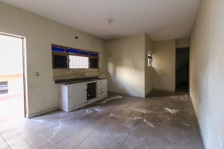 Casa à venda com 200m², 2 quartos e 1 vagaEdícula