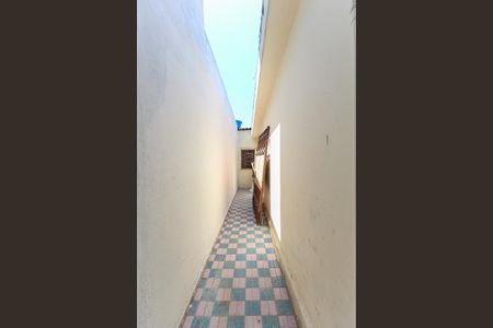 Casa à venda com 200m², 2 quartos e 1 vagaCorredor Externo - Garagem